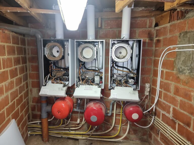 chaufferie depannage trois chaudieres et pompe a chaleur