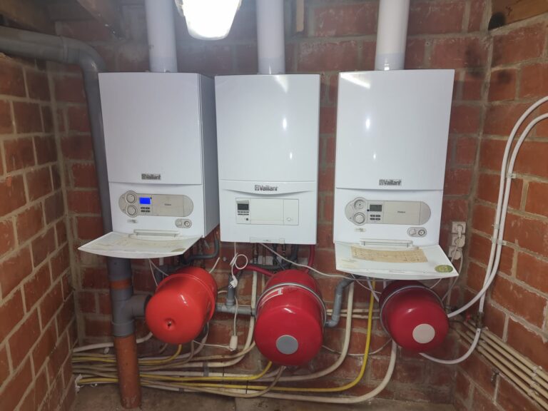 chaufferie depannage trois chaudieres vaillant et pompe a chaleur